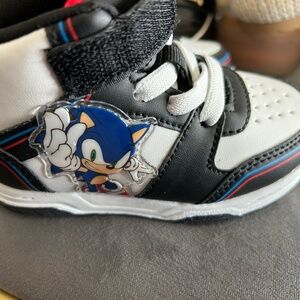 Sz 7 toddler sonic tennis shoes